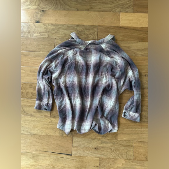 Loose fit flannel button up shirt - Picture 3 of 3